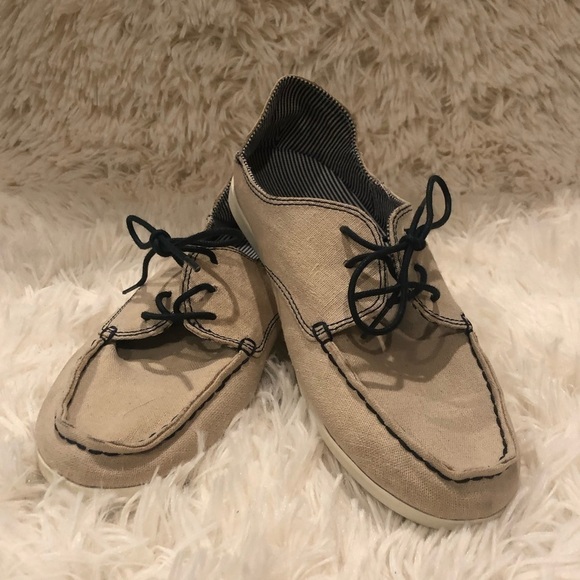 Olukai Heleuma canvas shoes. - Picture 1 of 9